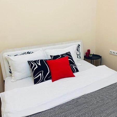 Like Home Rooms Алма Ата Екстериор снимка